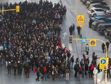 Αντιφασιστική διαδήλωση στο κέντρο της Θεσσαλονίκης με αφορμή τη διαμαρτυρία της ΧΑ